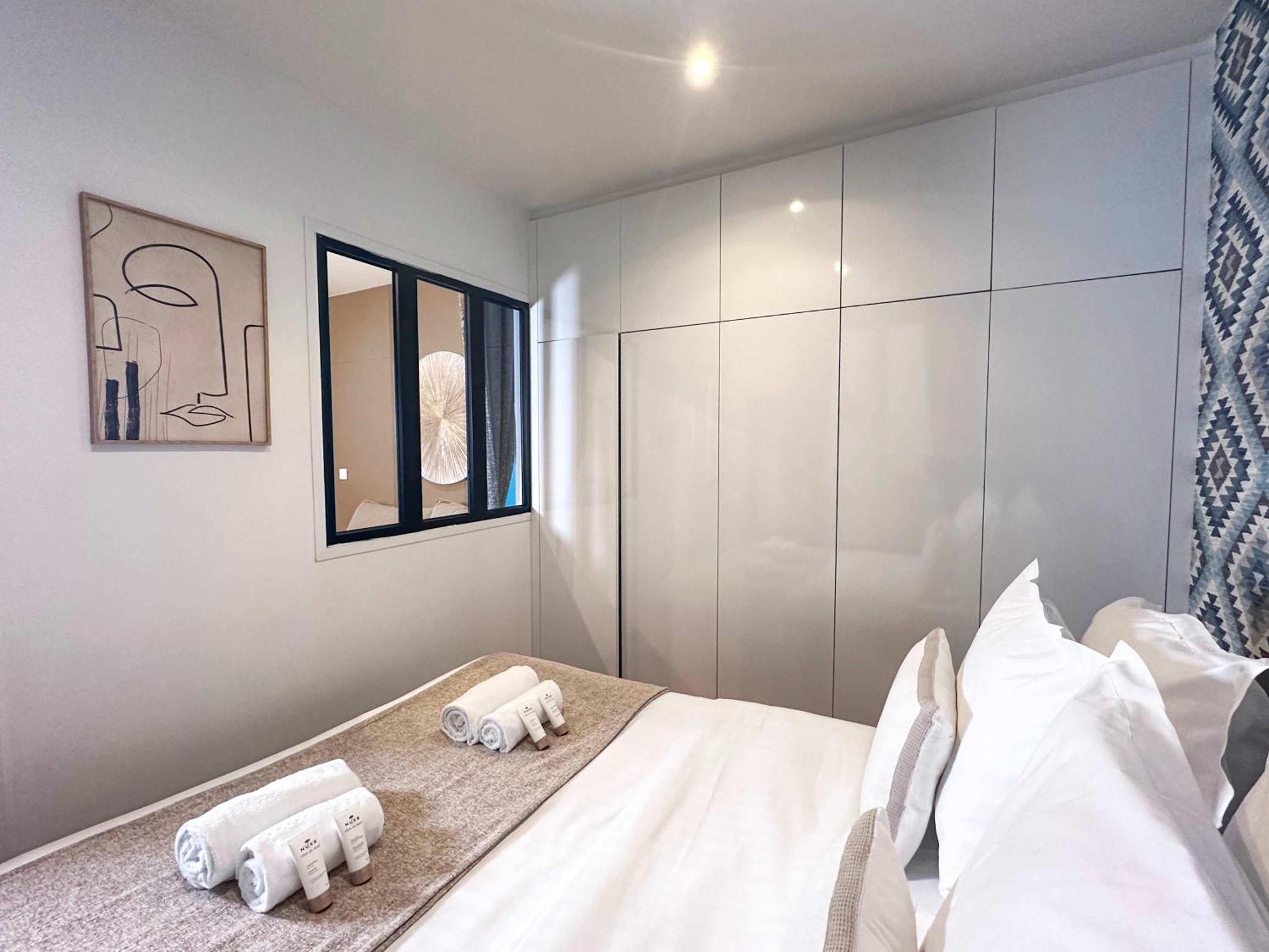 Appartamento Welcoming Near The Louvre Parigi
